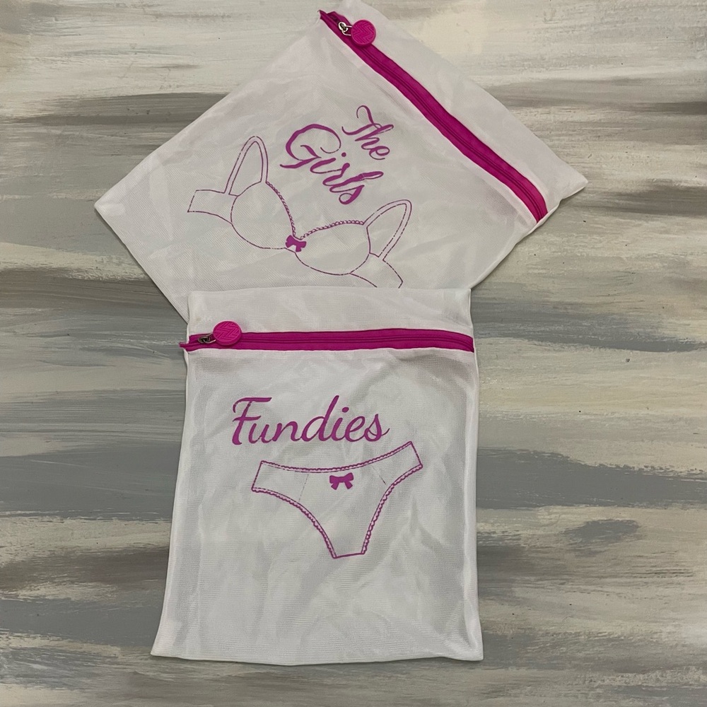 🍭 2/$10 White and Pink Laundry Bags